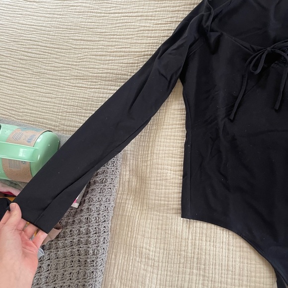 Abercrombie & Fitch Black Long Sleeve Bodysuit size large - Picture 7 of 11